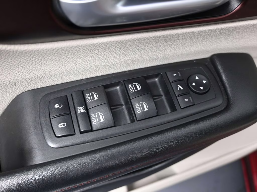 2018 Velvet Red Pearlcoat Chrysler Pacifica Limited FWD Van