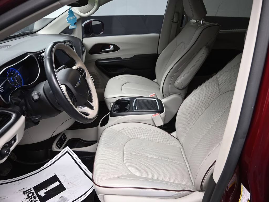 2018 Velvet Red Pearlcoat Chrysler Pacifica Limited FWD Van