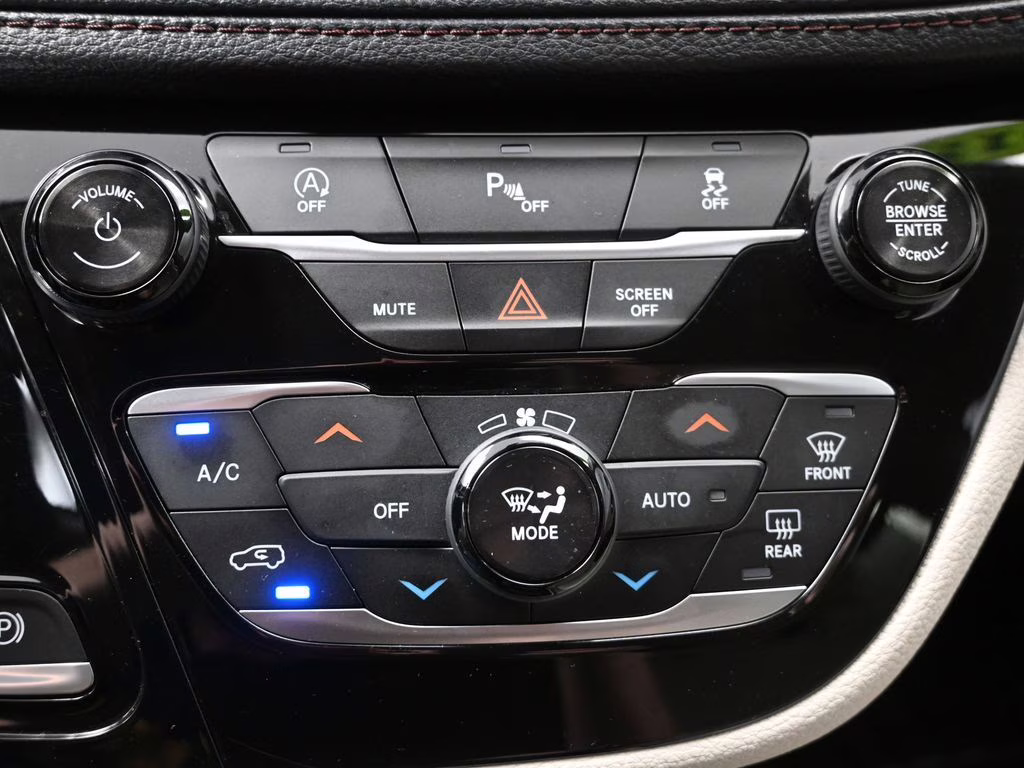 2018 Velvet Red Pearlcoat Chrysler Pacifica Limited FWD Van