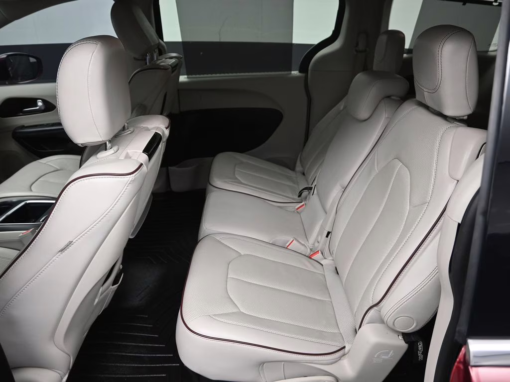 2018 Velvet Red Pearlcoat Chrysler Pacifica Limited FWD Van