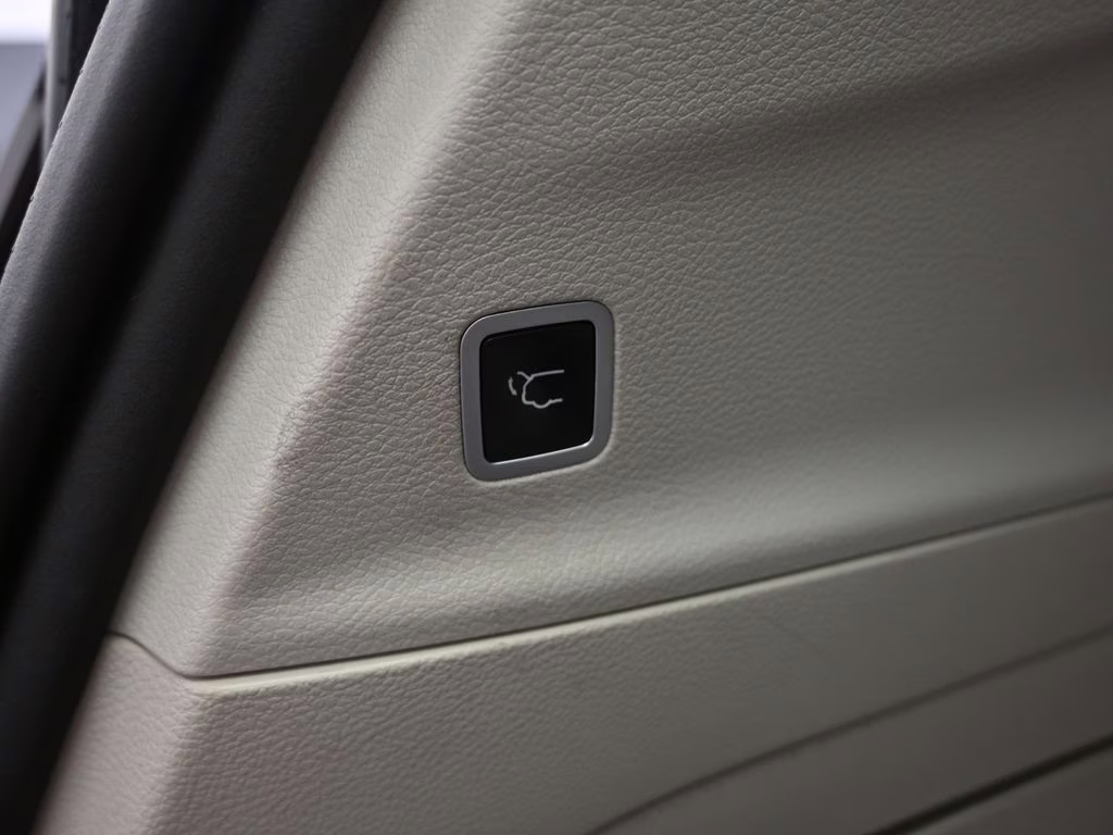 2018 Velvet Red Pearlcoat Chrysler Pacifica Limited FWD Van