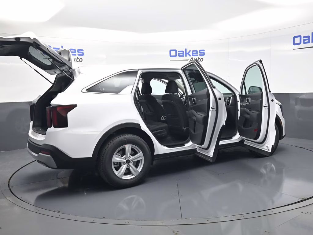 2026 Glacial White Pearl Kia Sorento LX FWD SUV