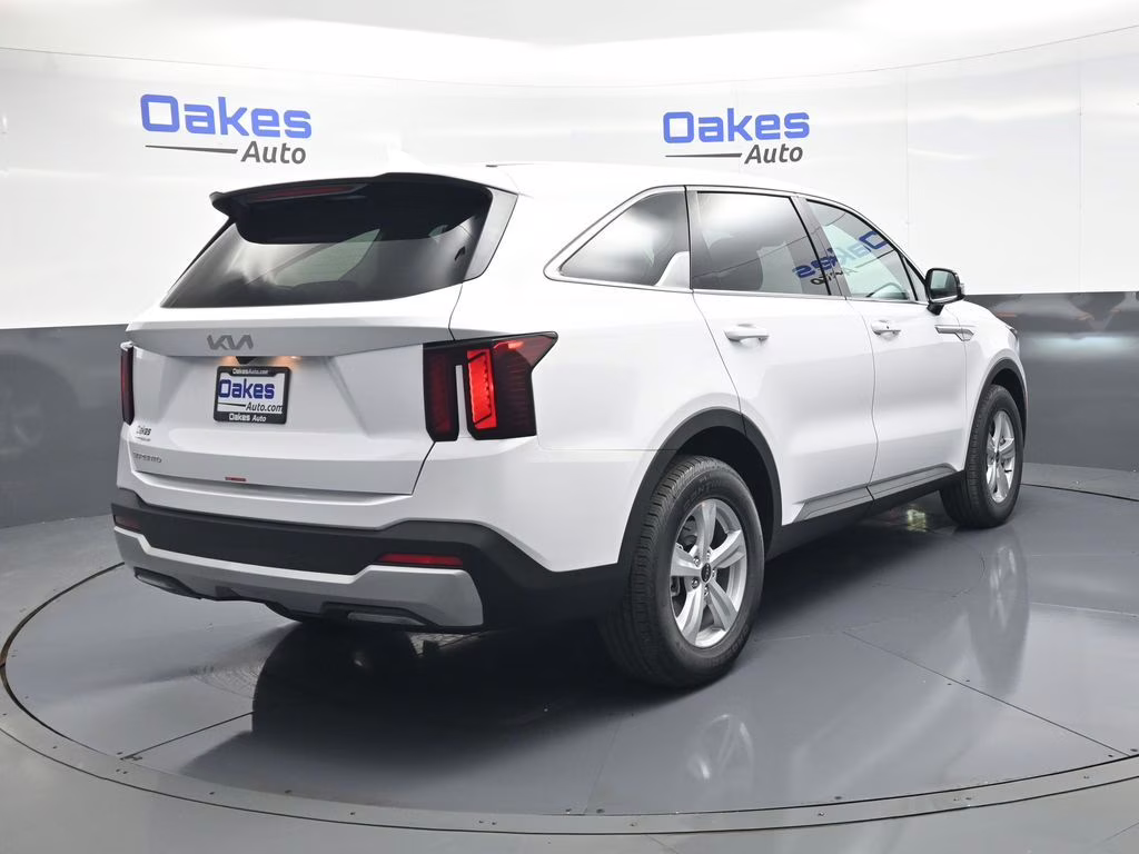 2026 Glacial White Pearl Kia Sorento LX FWD SUV