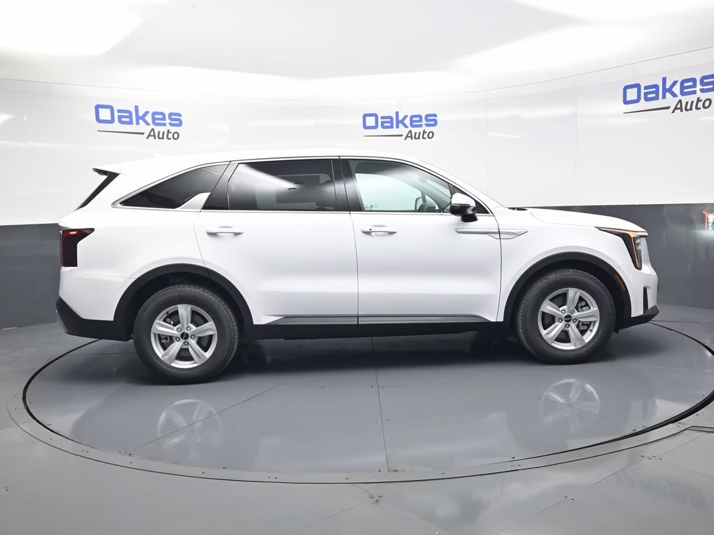 2026 Glacial White Pearl Kia Sorento LX FWD SUV