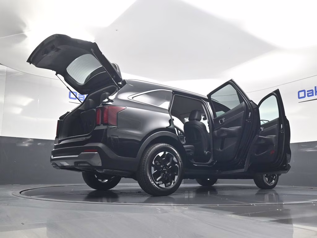 2026 Ebony Black Kia Sorento S FWD SUV