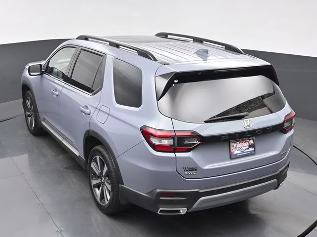 2024 Sonic Gray Pearl Honda Pilot Touring AWD SUV