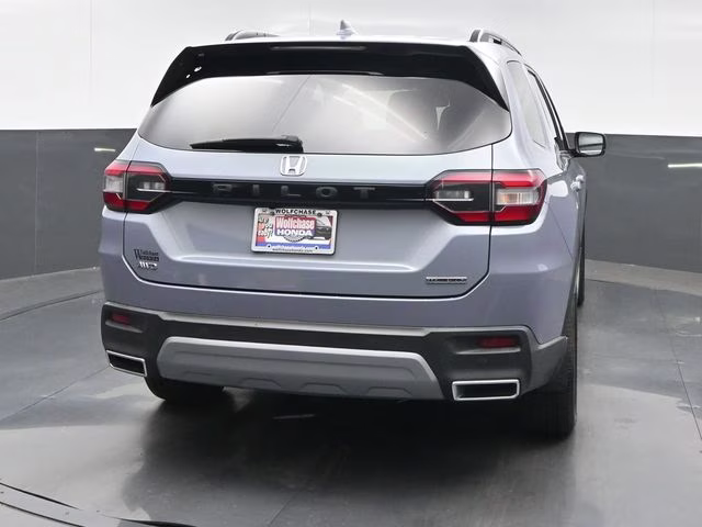 2024 Sonic Gray Pearl Honda Pilot Touring AWD SUV