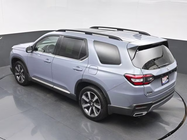 2024 Sonic Gray Pearl Honda Pilot Touring AWD SUV