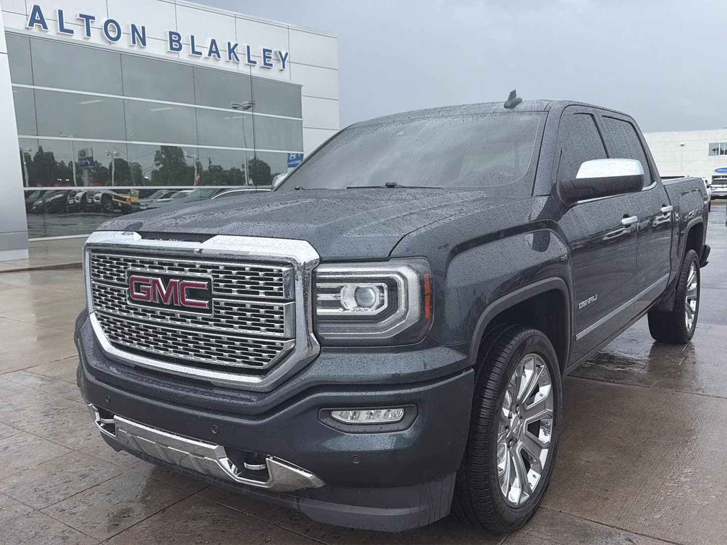 2017 GMC Sierra 4WD Crew Cab Short Box's photo
