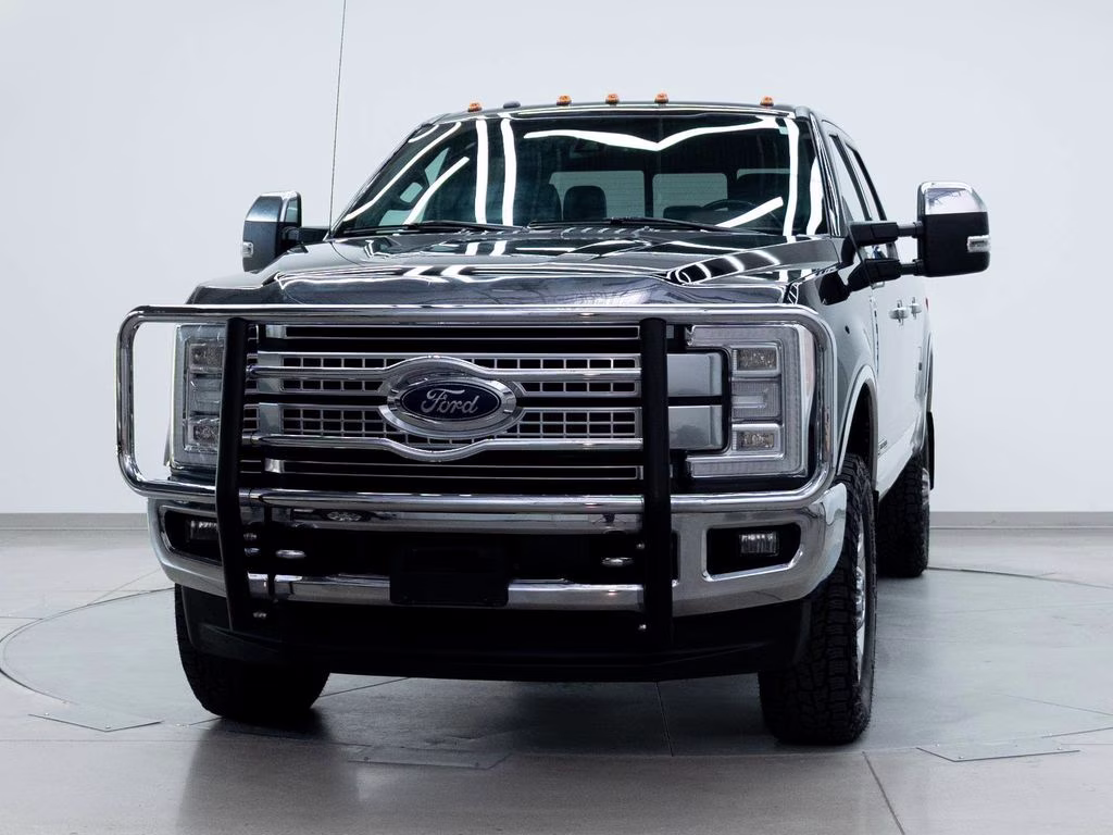 2017 Shadow Black Ford Super Duty F-350 SRW Platinum 4X4 Truck