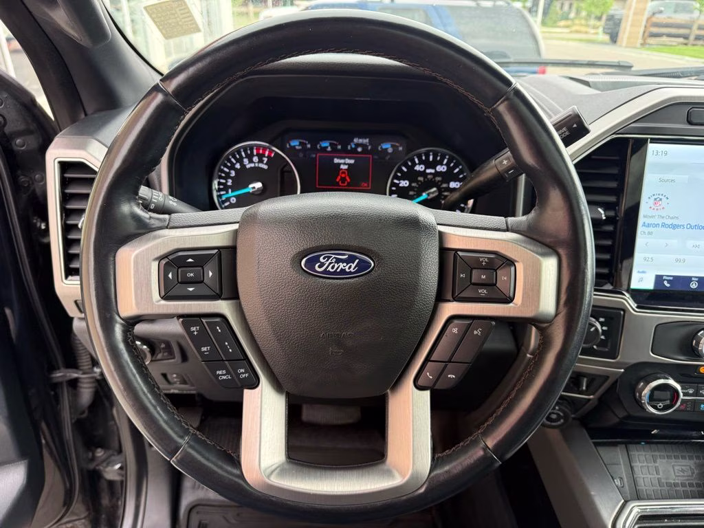 2022 Black Metallic Ford Super Duty F-250 SRW Platinum 4X4 Truck