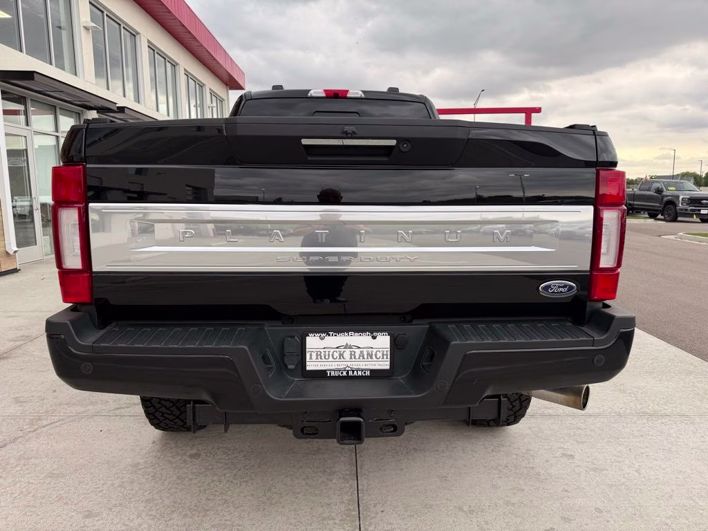 2022 Black Metallic Ford Super Duty F-250 SRW Platinum 4X4 Truck