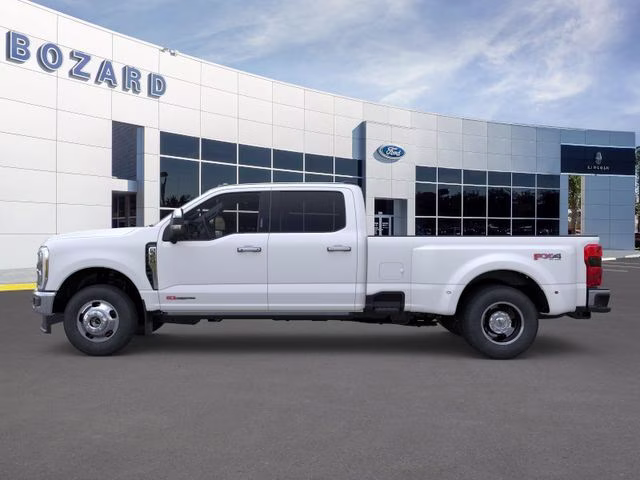 2026 Star White Metallic Tri-Coat Ford Super Duty F-350 DRW Lariat DRW 4X4 Truck