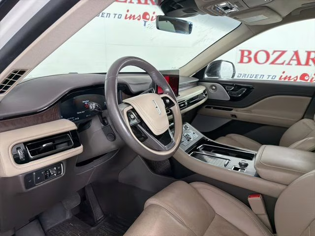 2022 White Metallic Lincoln Aviator Reserve RWD SUV