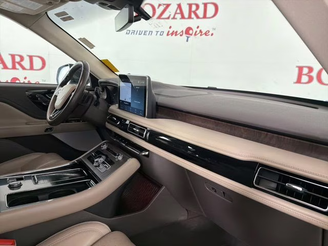 2022 White Metallic Lincoln Aviator Reserve RWD SUV