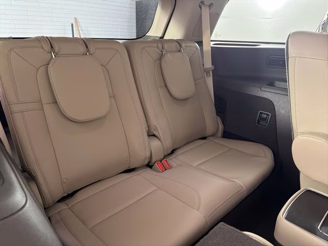 2022 White Metallic Lincoln Aviator Reserve RWD SUV