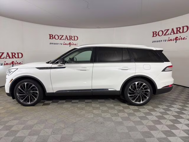 2022 White Metallic Lincoln Aviator Reserve RWD SUV