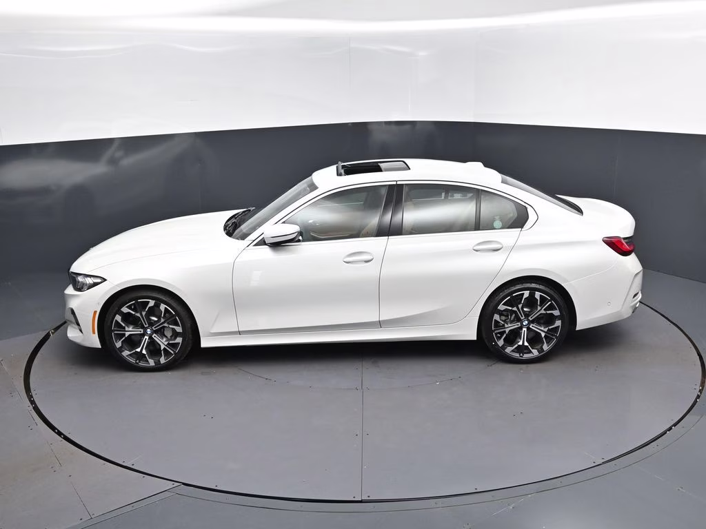 2025 Mineral White Metallic BMW 3 Series 330i RWD Sedan