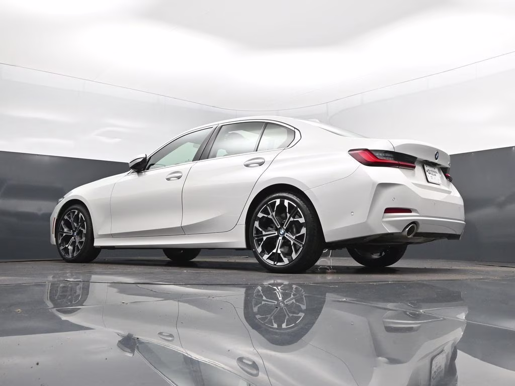 2025 Mineral White Metallic BMW 3 Series 330i RWD Sedan