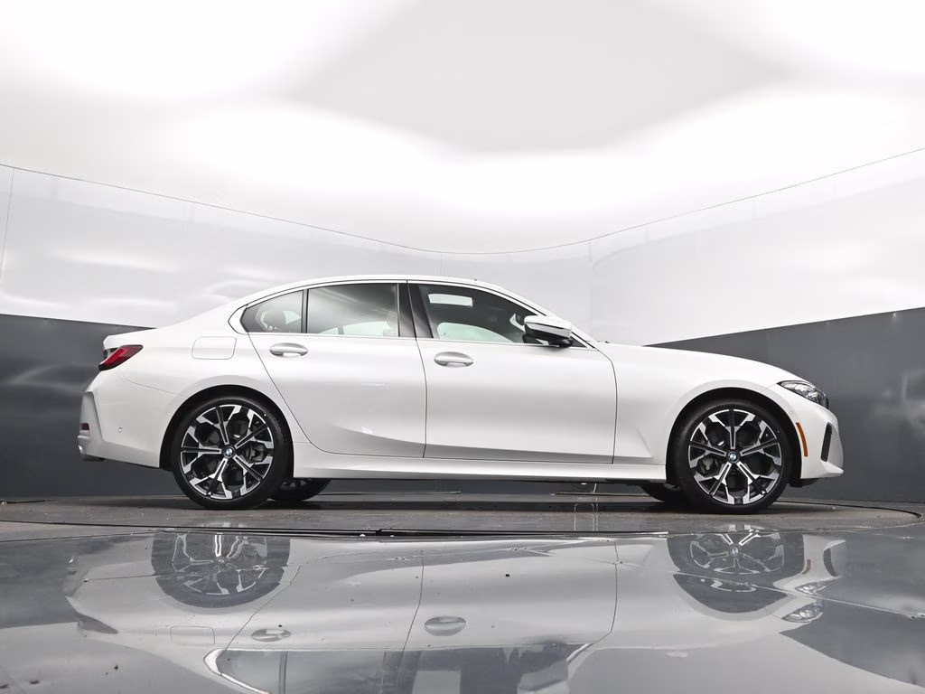 2025 Mineral White Metallic BMW 3 Series 330i RWD Sedan