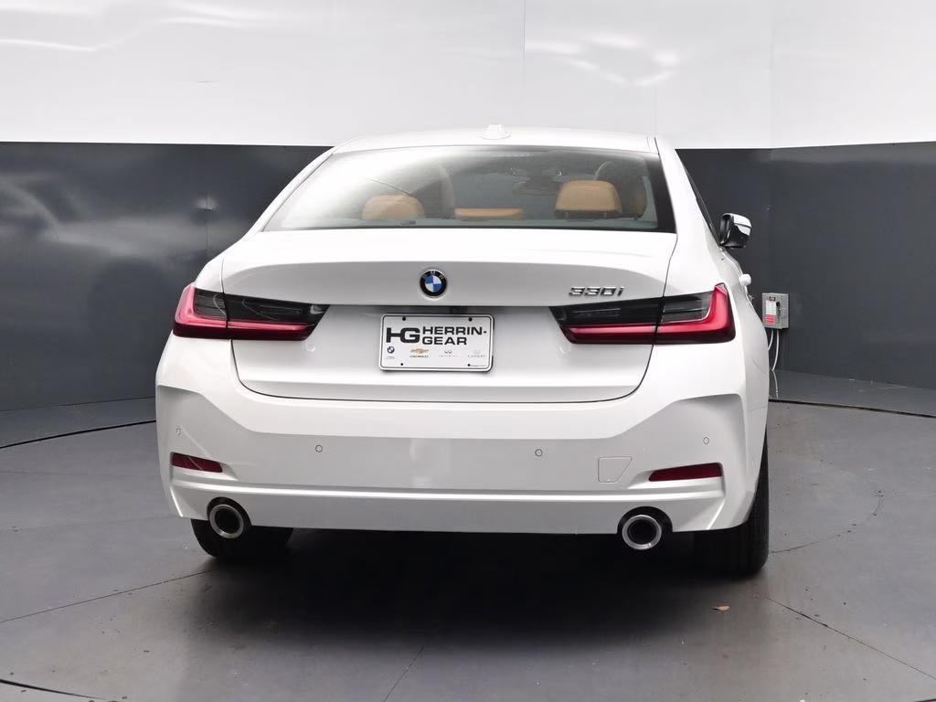 2025 Mineral White Metallic BMW 3 Series 330i RWD Sedan