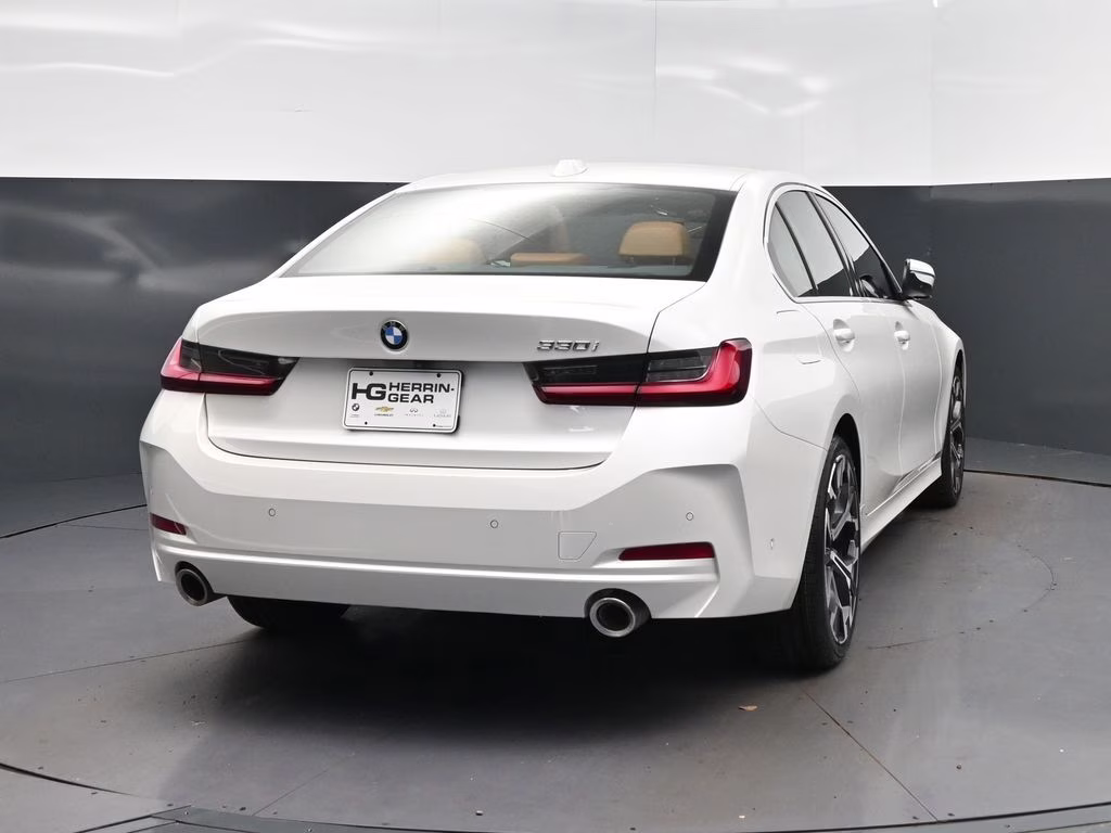 2025 Mineral White Metallic BMW 3 Series 330i RWD Sedan