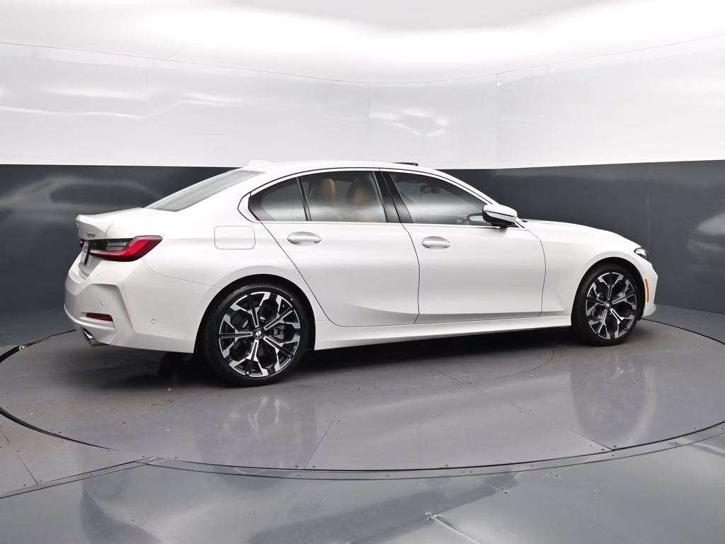 2025 Mineral White Metallic BMW 3 Series 330i RWD Sedan