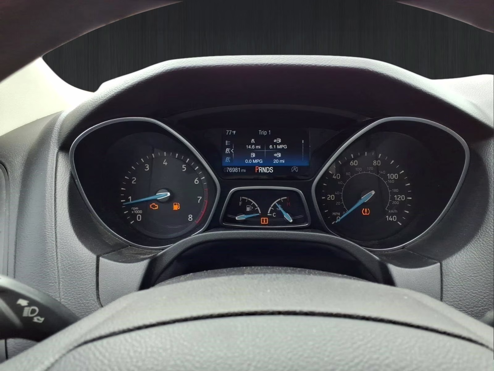 2018 Oxford White Ford Focus SE FWD Sedan