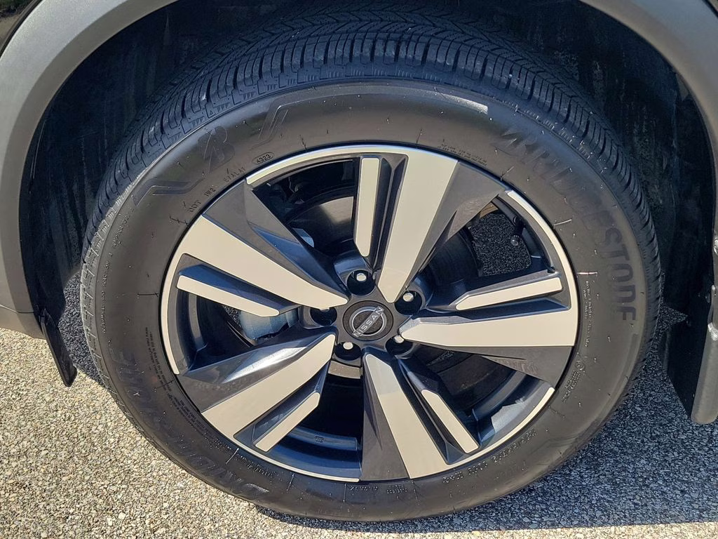 2023 Super Black Nissan Rogue SL FWD SUV