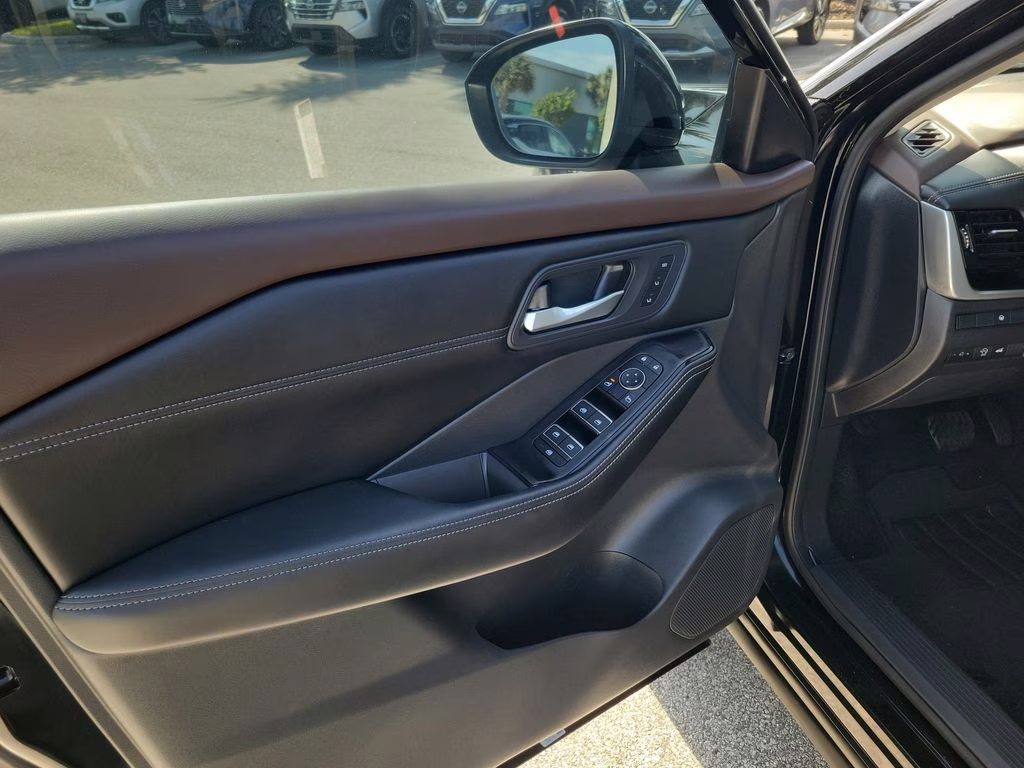 2023 Super Black Nissan Rogue SL FWD SUV