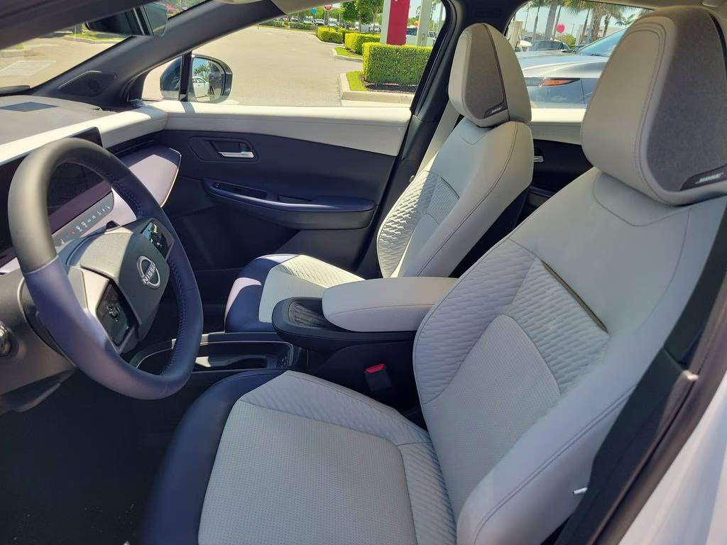 2026 Everest White Pearl/Black Nissan LEAF PLATINUM+ FWD SUV