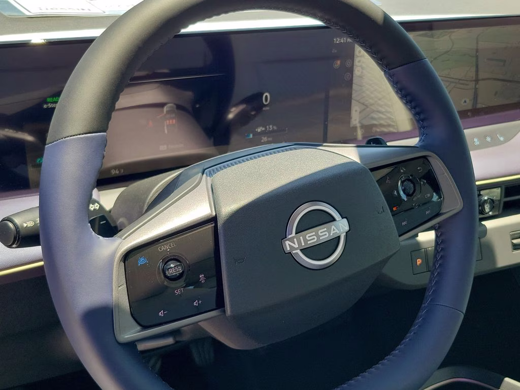 2026 Everest White Pearl/Black Nissan LEAF PLATINUM+ FWD SUV