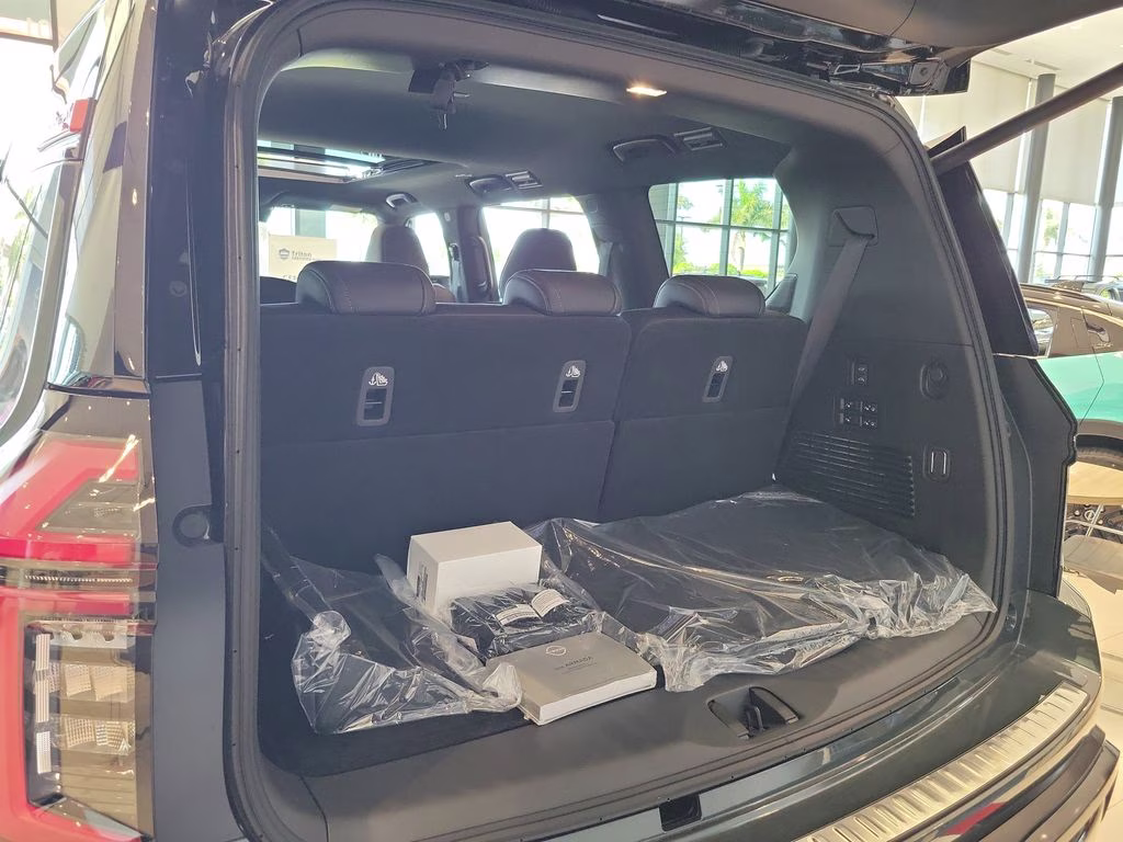 2026 Alpine Metallic/Super Blk Nissan Armada PRO-4X 4X4 SUV