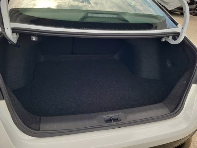 2026 Aspen White/Super Black Nissan Sentra SR FWD Sedan
