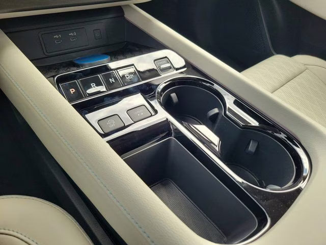 2026 Everest White Pearl Tricoat Nissan Murano Platinum AWD SUV