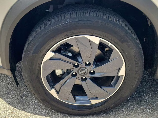 2025 Brilliant Silver Metallic Nissan Rogue SV FWD SUV