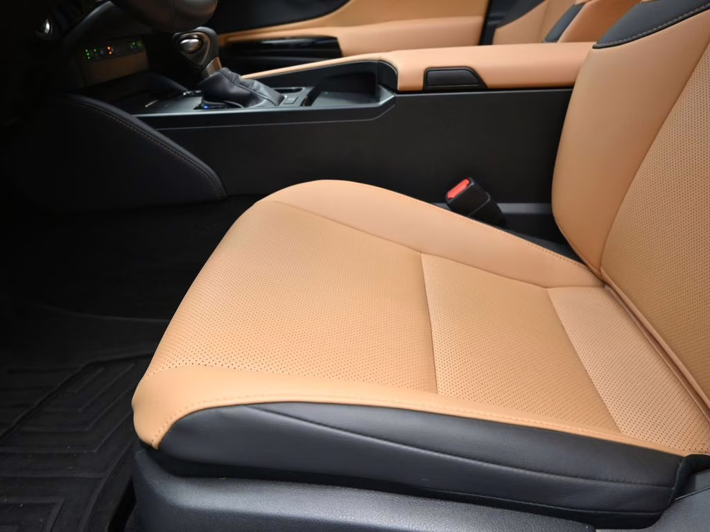 2024 White Pearl Lexus ES 250 AWD Sedan