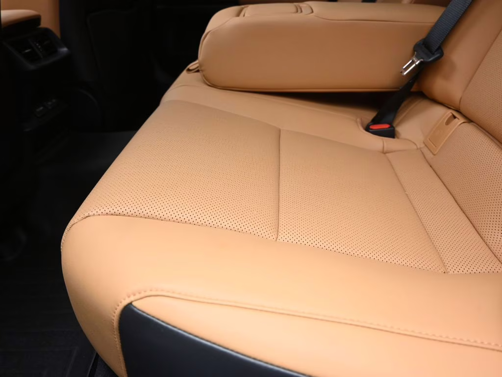 2024 White Pearl Lexus ES 250 AWD Sedan