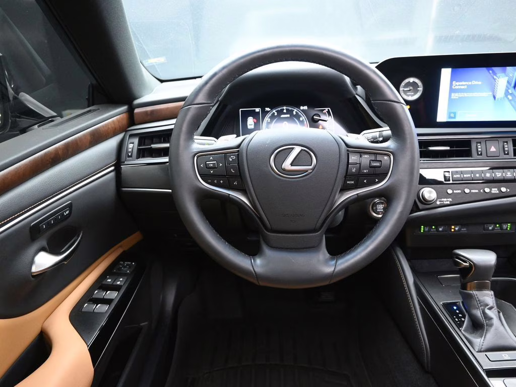 2024 White Pearl Lexus ES 250 AWD Sedan