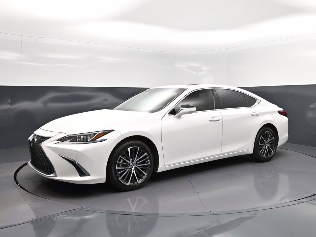 2024 White Pearl Lexus ES 250 AWD Sedan