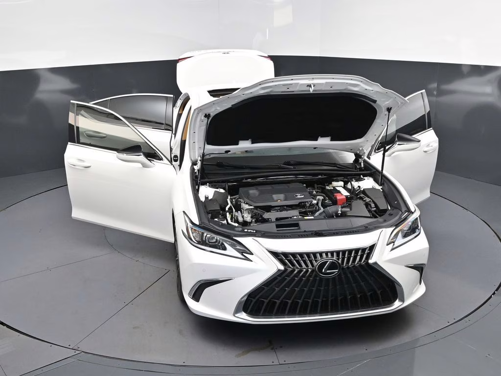 2024 White Pearl Lexus ES 250 AWD Sedan