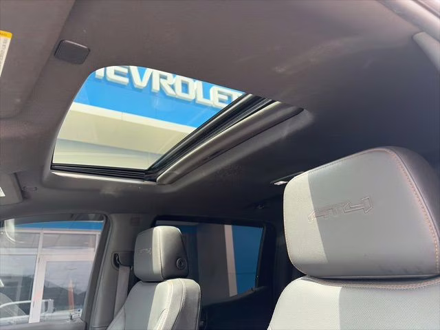 2021 Summit White GMC Sierra 1500 AT4 4X4 Truck