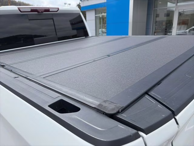 2021 Summit White GMC Sierra 1500 AT4 4X4 Truck