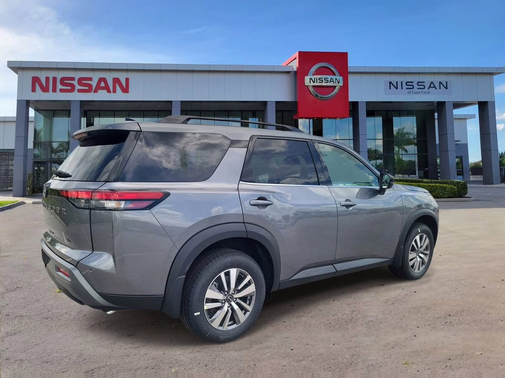2026 Gun Metallic Nissan Pathfinder SL FWD SUV