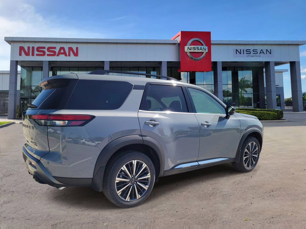 2026 Boulder Gray Pearl Nissan Pathfinder Platinum 4X4 SUV