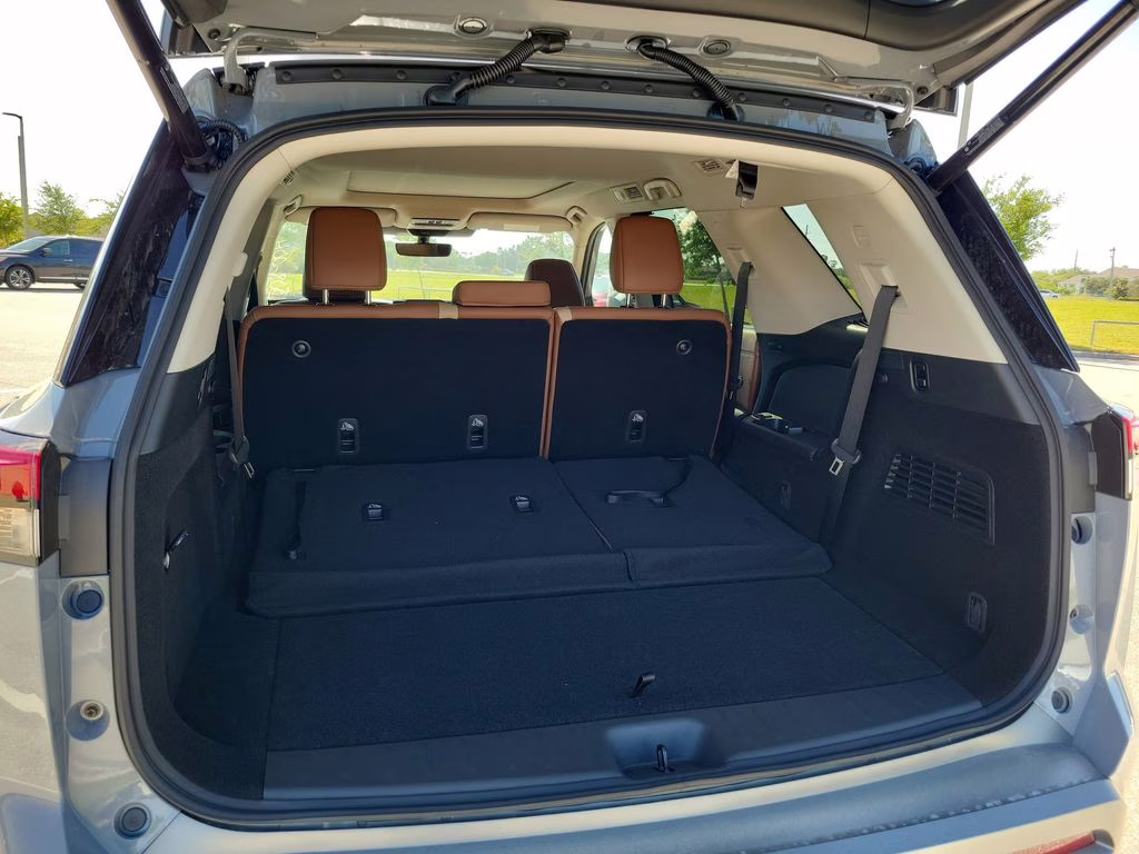 2026 Boulder Gray Pearl Nissan Pathfinder Platinum 4X4 SUV