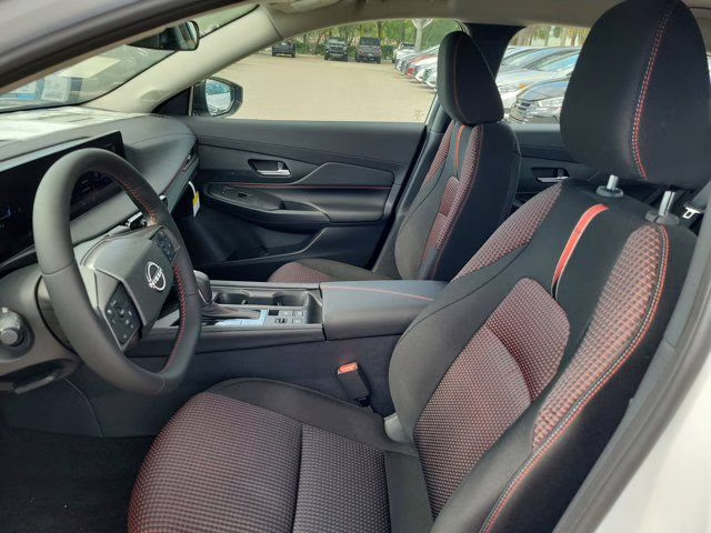 2026 Aspen White/Super Black Nissan Sentra SR FWD Sedan