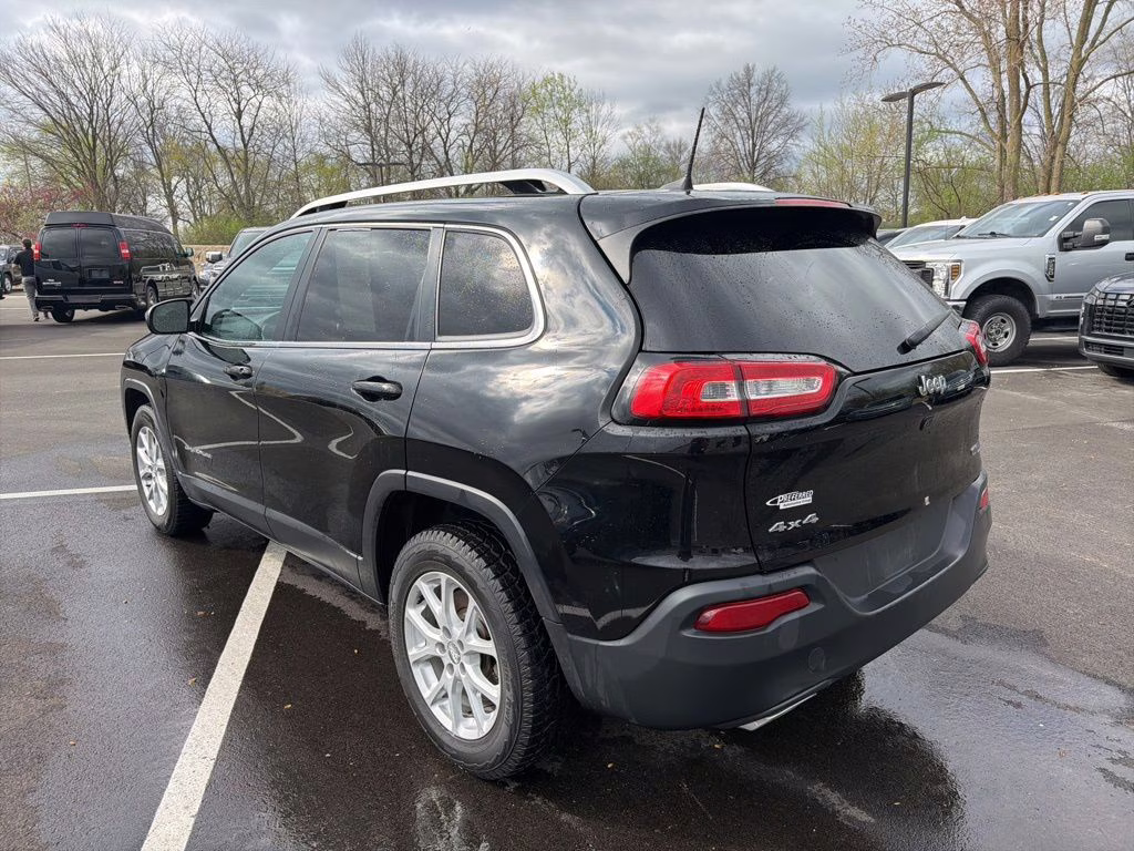 2018 Diamond Black Crystal Pearlcoat Jeep Cherokee Latitude Plus 4X4 SUV