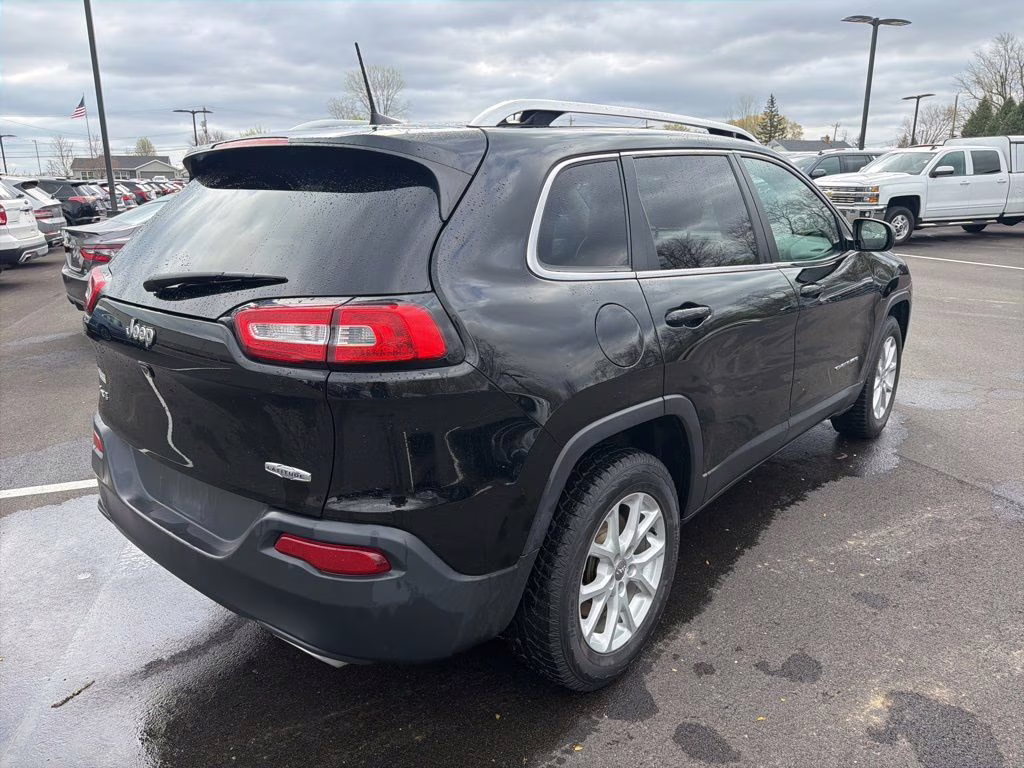 2018 Diamond Black Crystal Pearlcoat Jeep Cherokee Latitude Plus 4X4 SUV