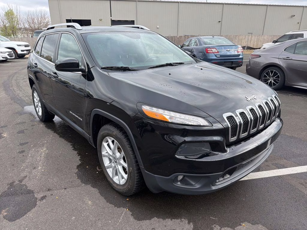 2018 Diamond Black Crystal Pearlcoat Jeep Cherokee Latitude Plus 4X4 SUV